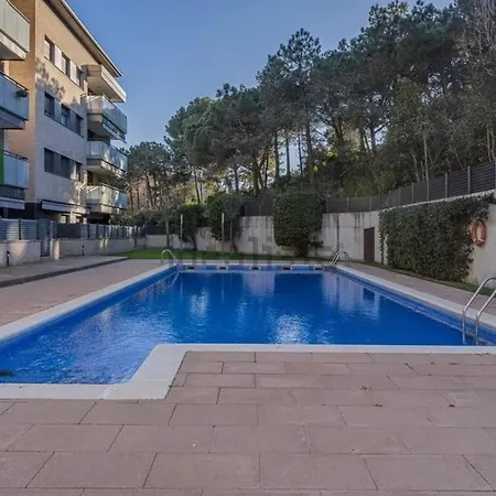 With Pool And Parking Apartment *
